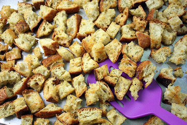 Homemade Croutons {Simple Baking Method} - FeelGoodFoodie