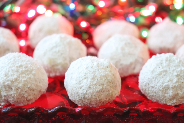 Easy Christmas Pecan Balls Snowballs Jenny Can Cook