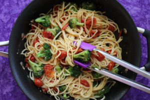 Spaghetti with Cherry Tomatoes and Broccoli